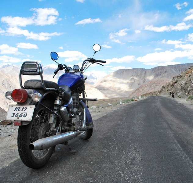 Bike tour from Kashmir to Ladakh